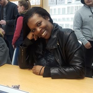 Meet your Posher, Adriane